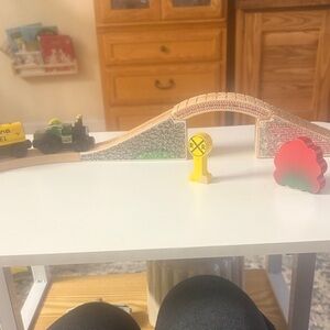 Thomas and friends Wooden Train Set with Bridge and Accessories